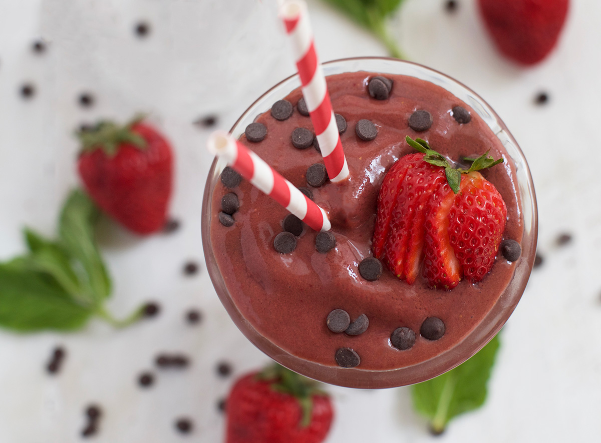 Healthy Chocolate Strawberry Shake: Your Guilt-Free Dessert Smoothie